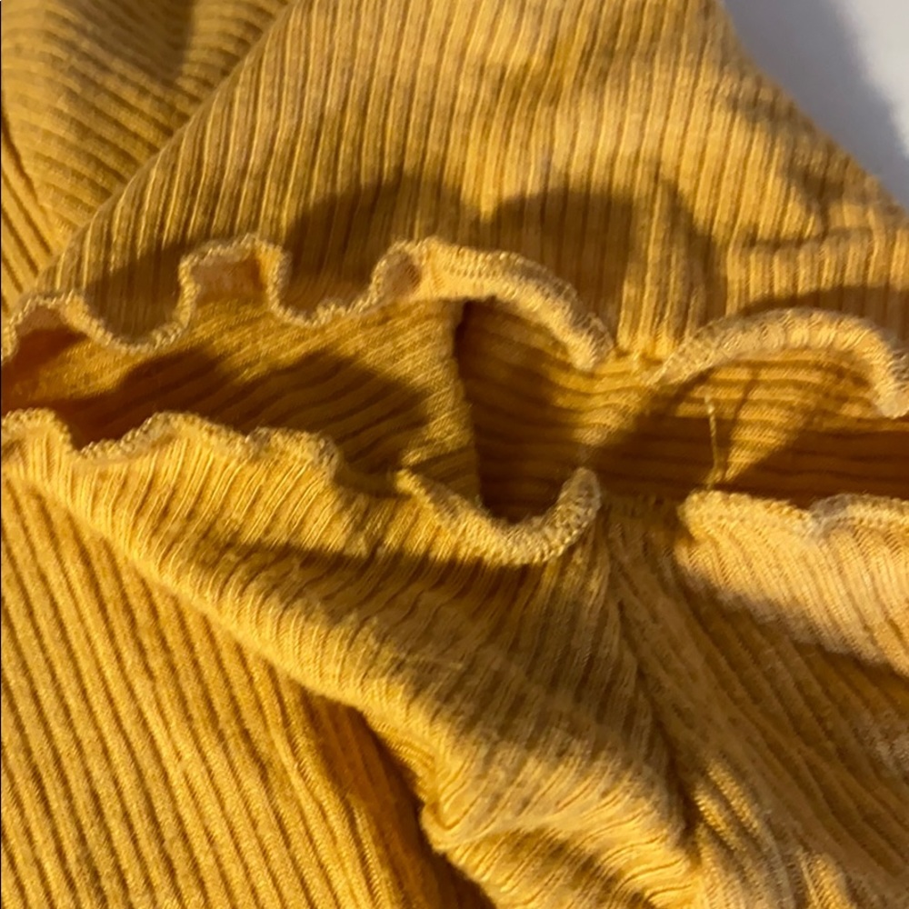 Yellow top - Picture 2 of 3